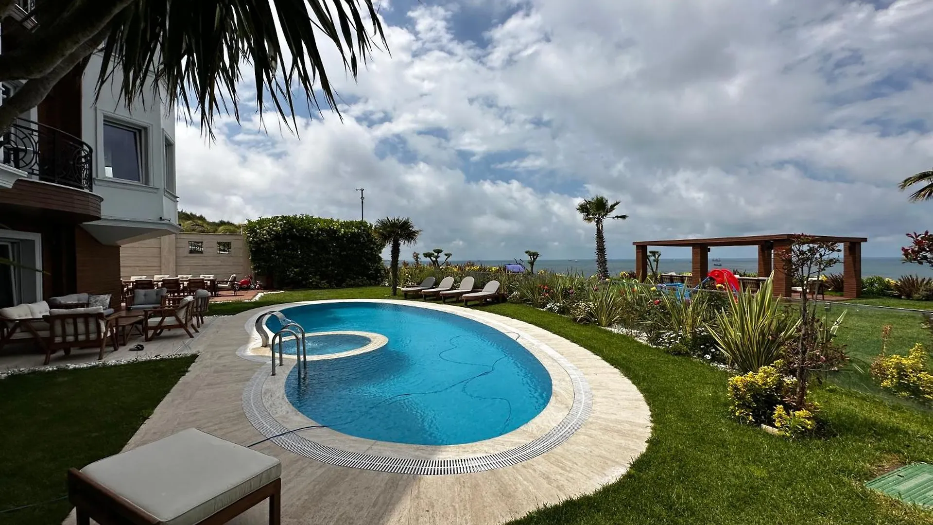 Kiralik Luks Malikane Villa Estambul